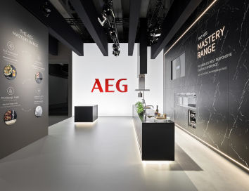 кухня с бытовой техникой AEG